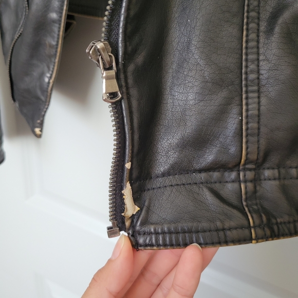JKT Vegan Leather Jacket - Picture 4 of 7